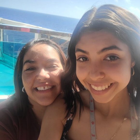 Pleased to meet you! Welcome to my closet💗 - Picture 6 of 10